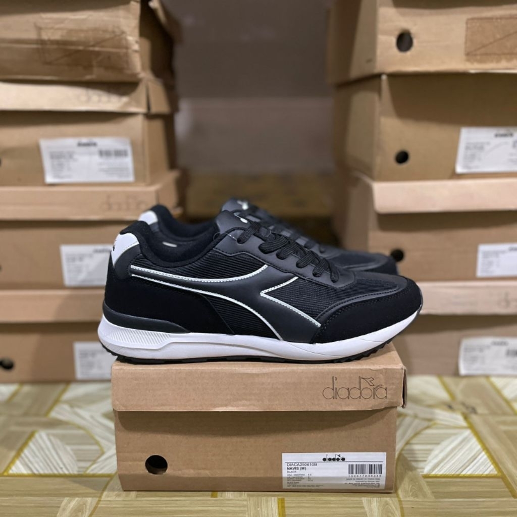 DIADORA NAVIS (M) BLACK ORIGINAL SALE