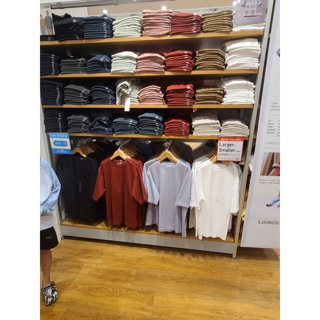 UNIQLO U Kaos Airism Katun Tshirt Oversize Kerah Bulat Lengan Pendek 1/2 Half Sleeves Tshirt ORIGINA