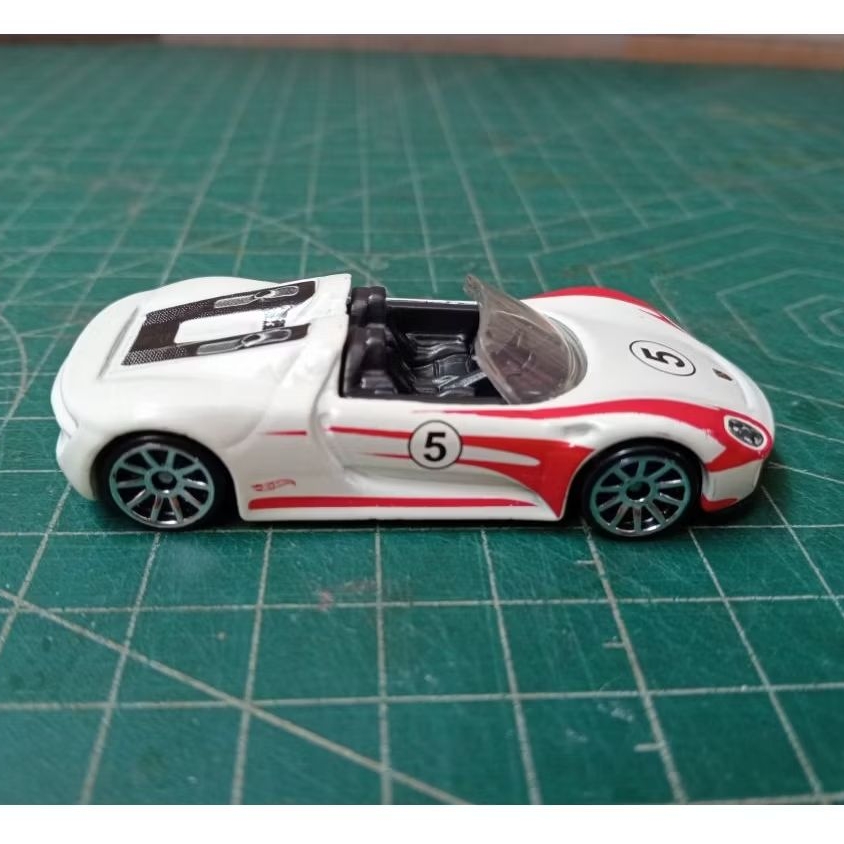 Hot Wheels Porsche 918 Spyder Red Edition 2019 - loose tanpa kemasan