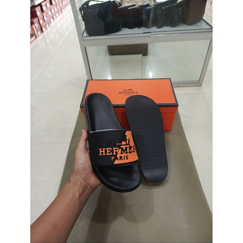 sandal slip on pria ringan nyaman pakai