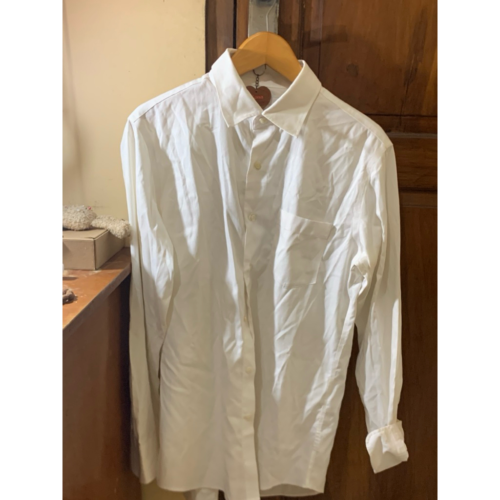 KEMEJA UNIQLO PUTIH
