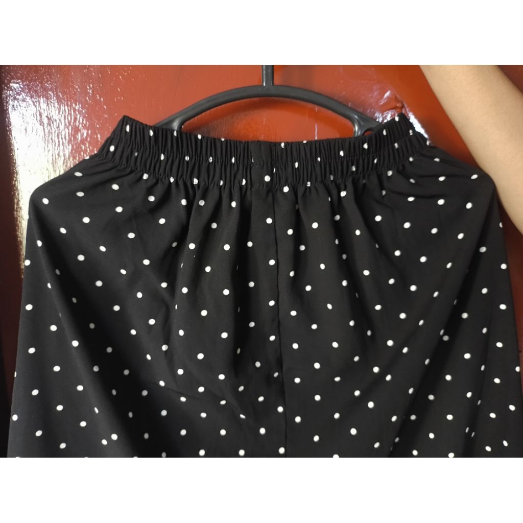 Rok Polkadot Hitam Putih