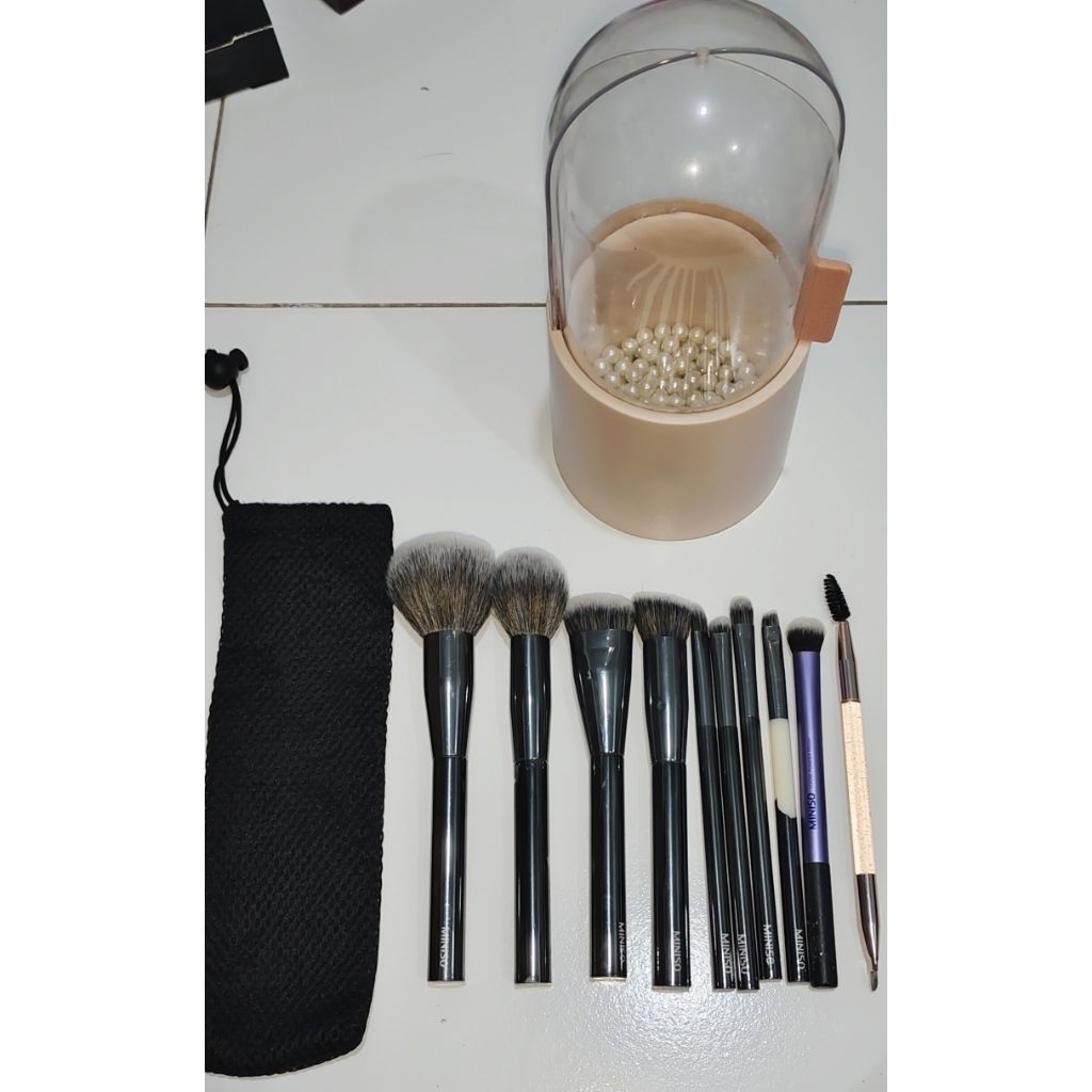 PRELOVED Tempat brush & brush brand miniso