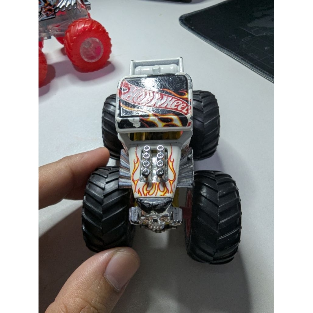 Preloved Truck Monster hotwheels