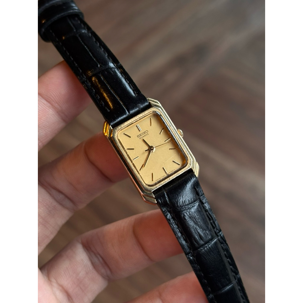 jam tangan Seiko tank gold ladies