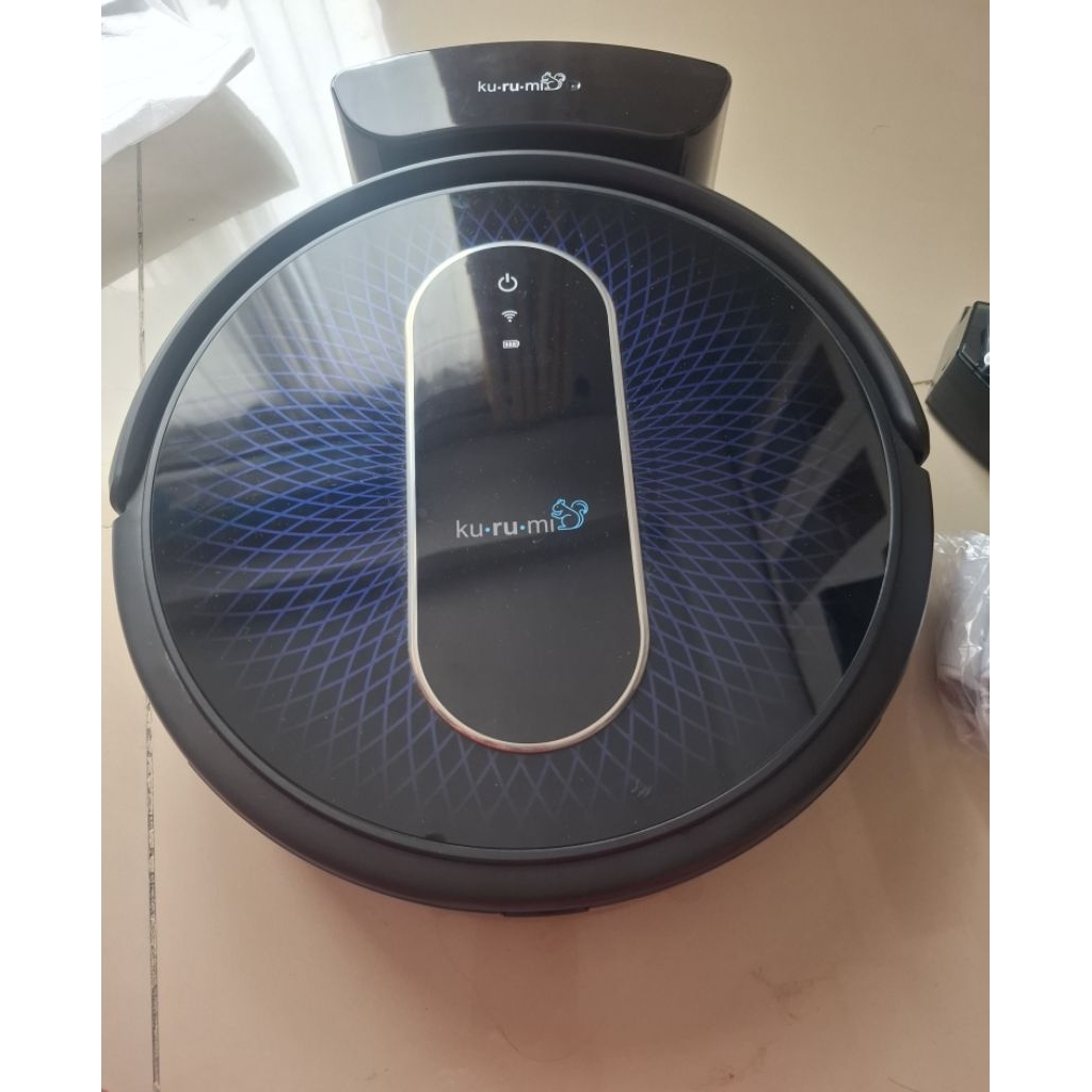 Preloved Kurumi Robot Vacum Cleaning