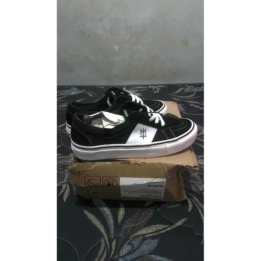 sepatu maternal disaster inverni bw