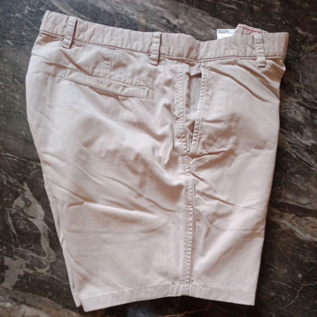 UNIQLO chinos shortpant size 32 private collection original