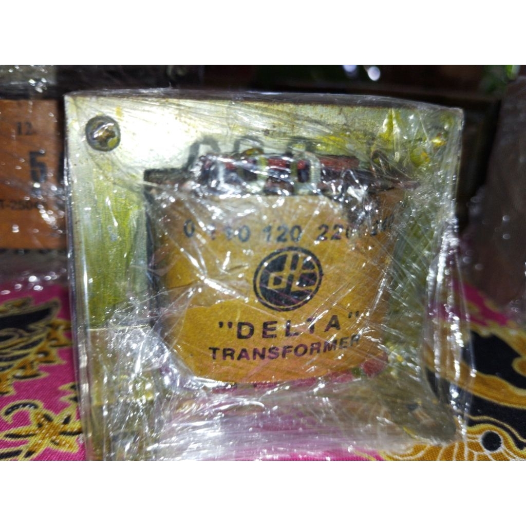 Trafo Delta lawas 3A CT 18 V mulus