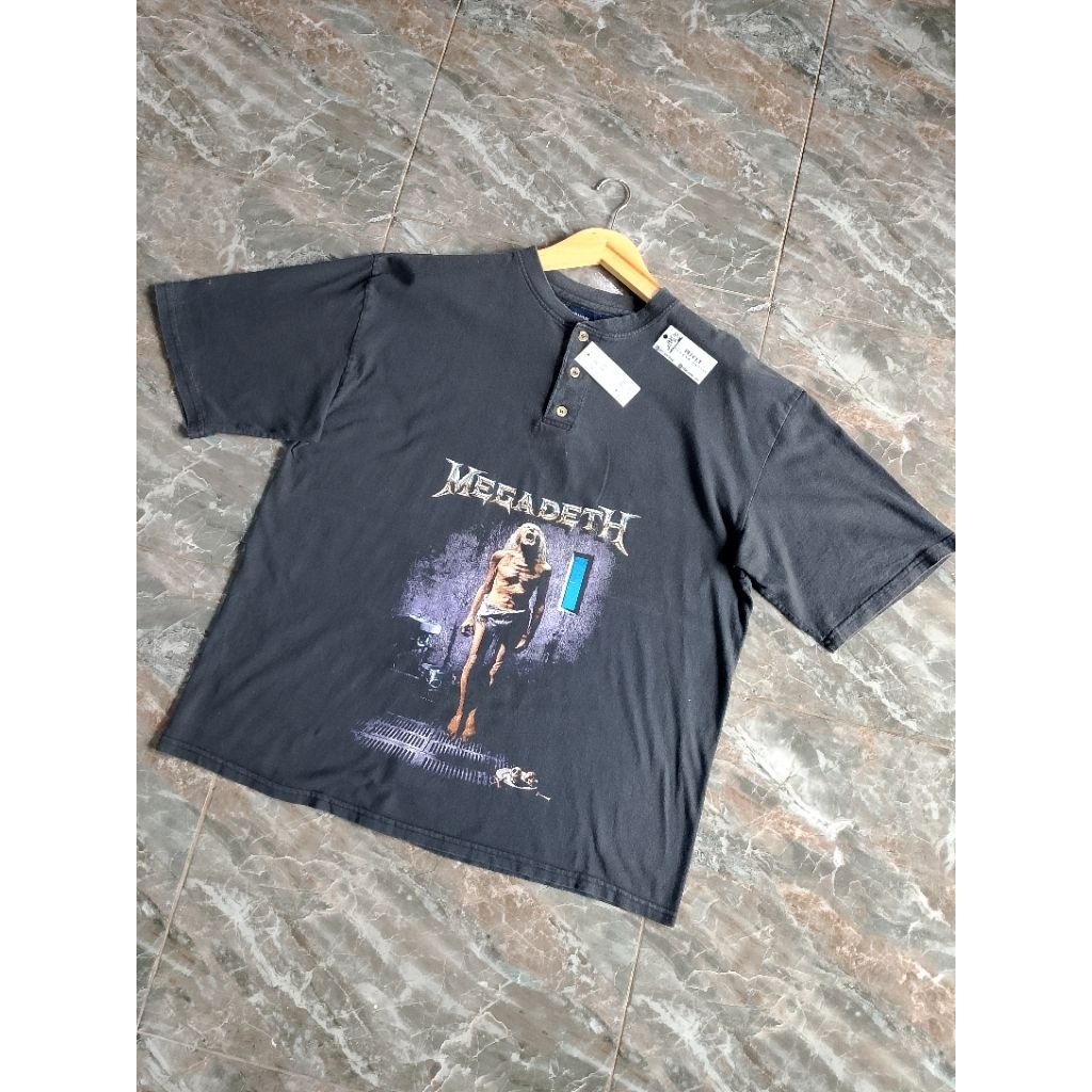 Kaos Band MEGADETH/T-shirt Musik/Kaos Brand/Kaos Vintage/Colaboration/official band Musik/Second Ban