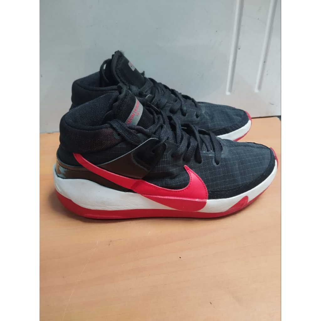 SEPATU BASKET SNEAKERS CASUAL NIKE KD 13 BRED SIZE 40,5 BEKAS PRELOVED