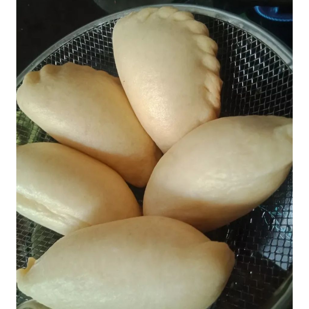 KUE PANADA MANADO ISI IKAN (FROZEN)