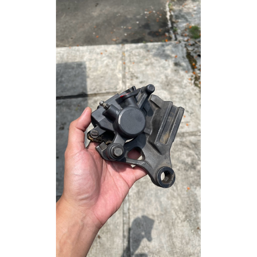 Kaliper Belakang Original copotan R25/MT25