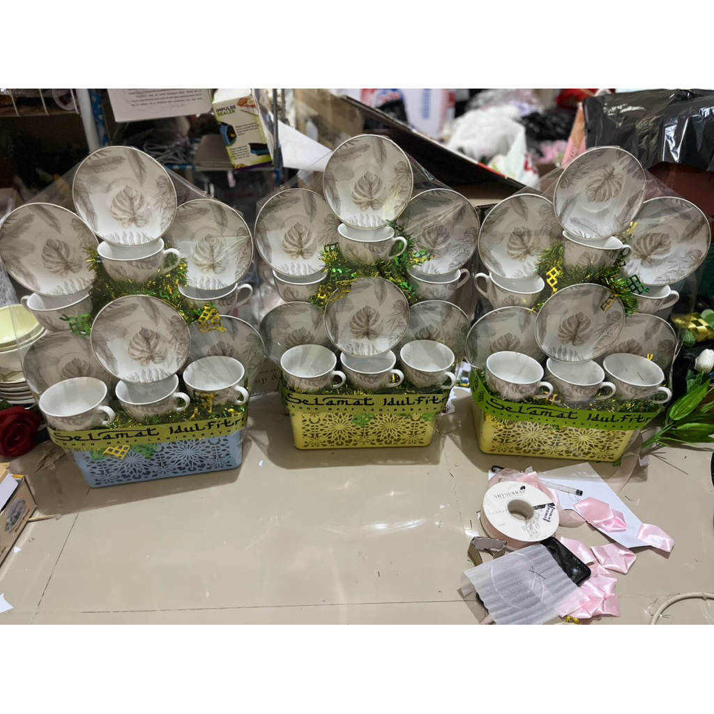 parcel lebaran murah /parcel keramik/parcel keramik set cangkir/parcel set cangkir/parcel murah sema