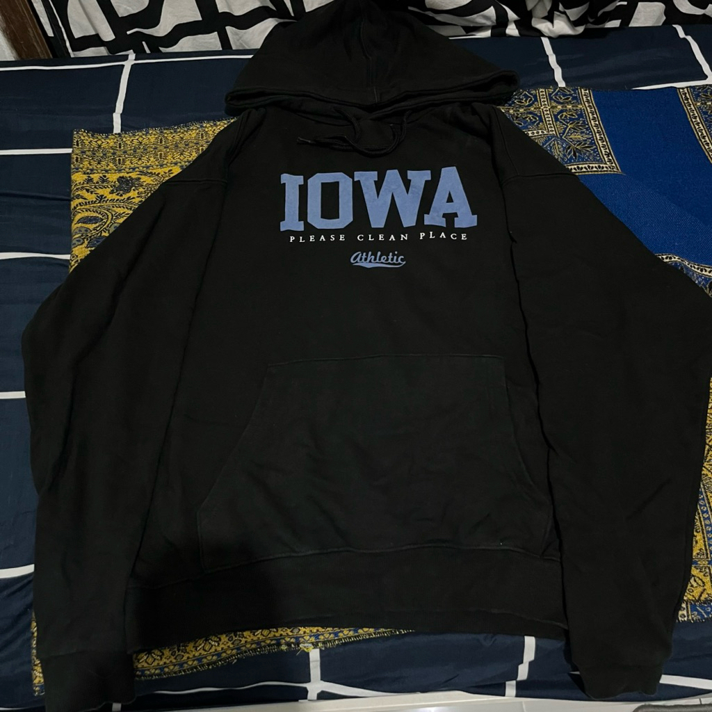 00’s IOWA ACOVER ATHLETIC MEN’S HOODIE BLACK