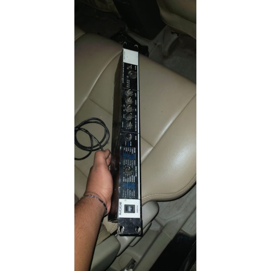 EFEK VOKAL ZOOM 1100 ORI