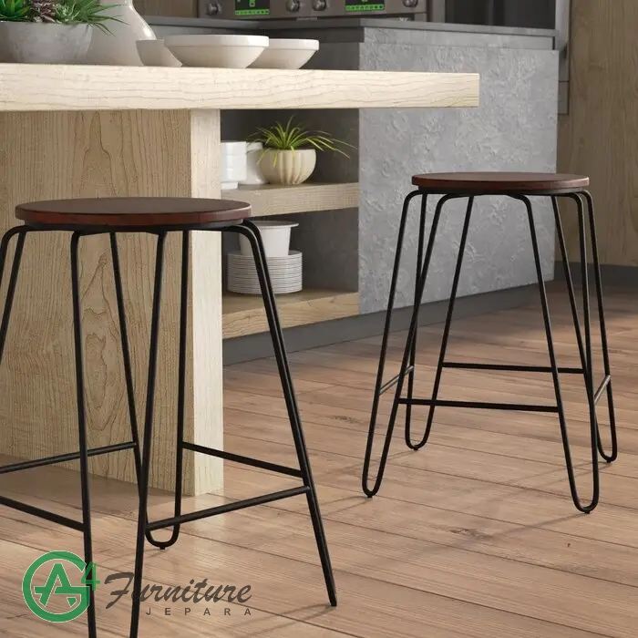 Kursi Mini Bar Minimalis Lengyhon Kaki Besi