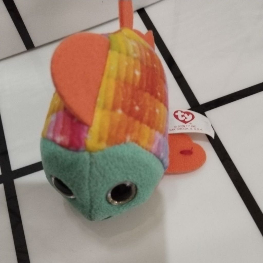 boneka ikan mabel