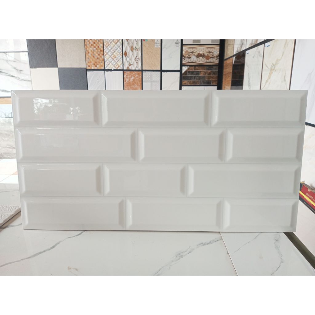 KERAMIK 30X60 KOBE WHITE