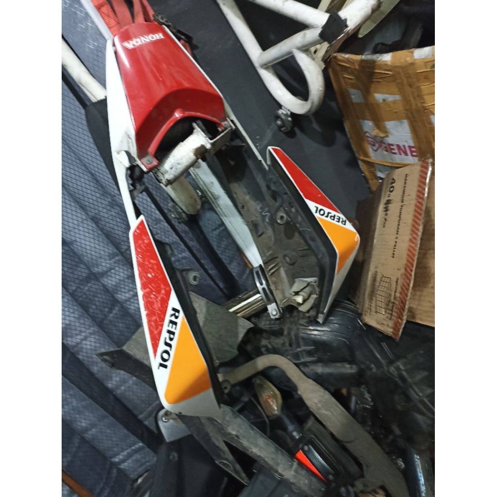 Bodi CBR 150r belakang cbr k45a fullset + stoplamp set