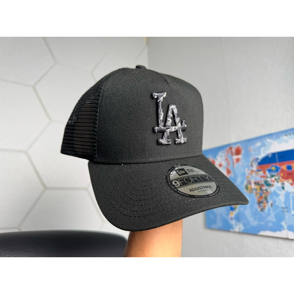 Topi New Era 9Forty A-Frame Trucker Los Angeles Dodgers Black Camo Infill Snapback