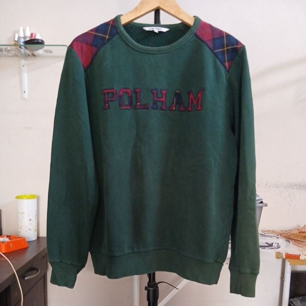 Crewneck Sweatshirt dengan gaya varsity bahan katun pleece warna hijau pekat logo bordir POLHAM seco