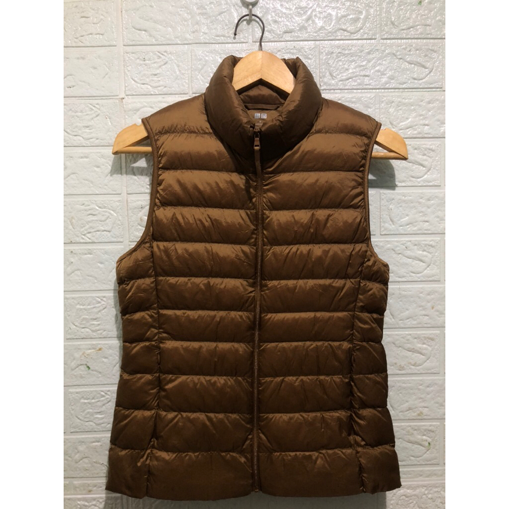 UNIQLO ultralight down vest long neck gold coklat