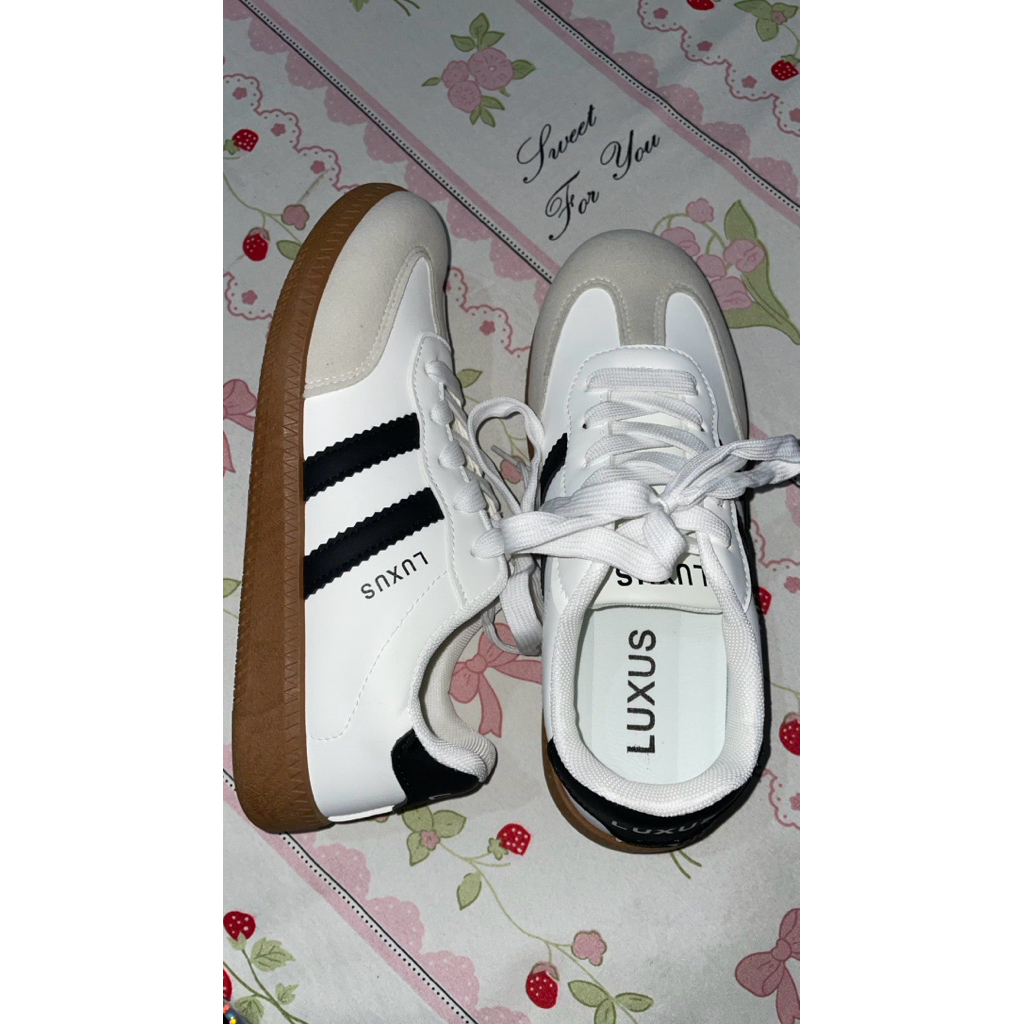 sepatu sneakers luxus ori