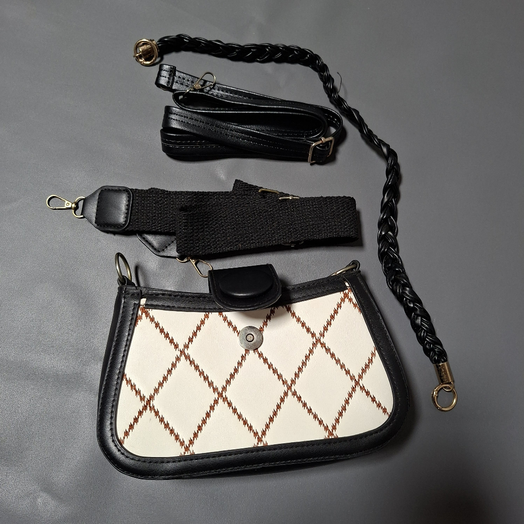 [preloved] tas wanita motif slingbag shoulderbag