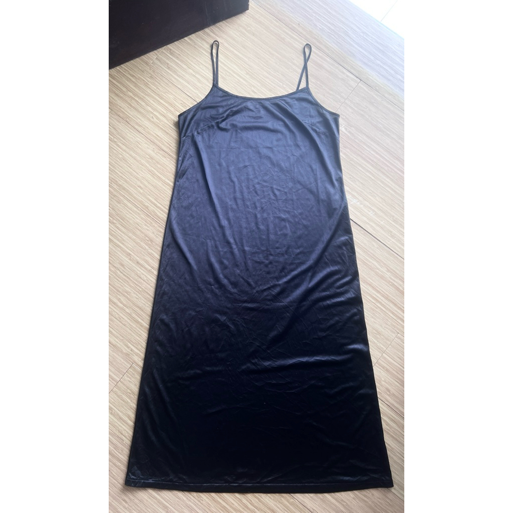Midi Dress Polos Satin Silk Tali Black