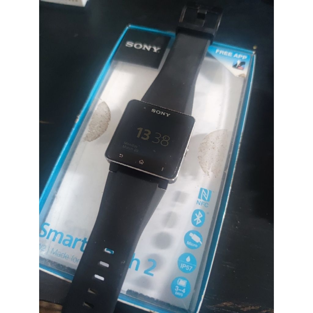 Jam Tangan Sony Smartwatch 2 - SW2