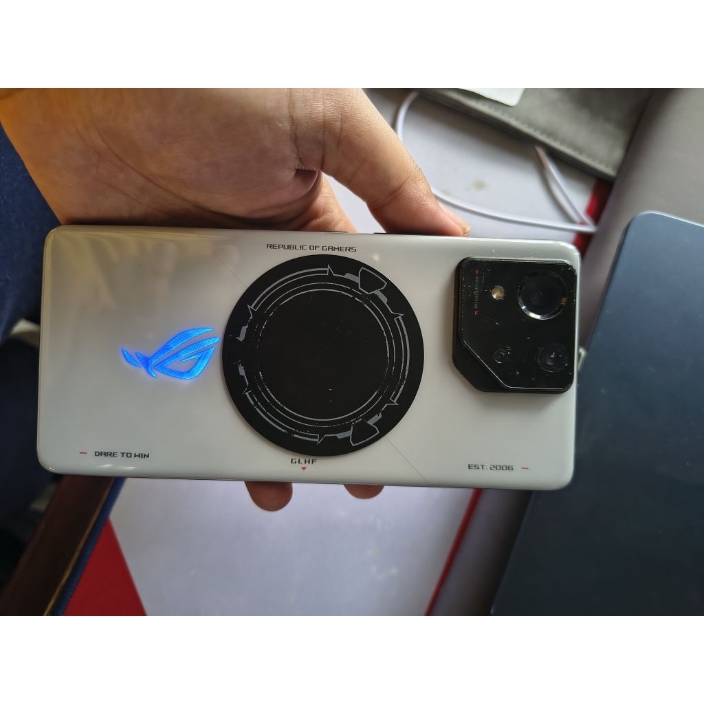 Asus Rog phone 8 second