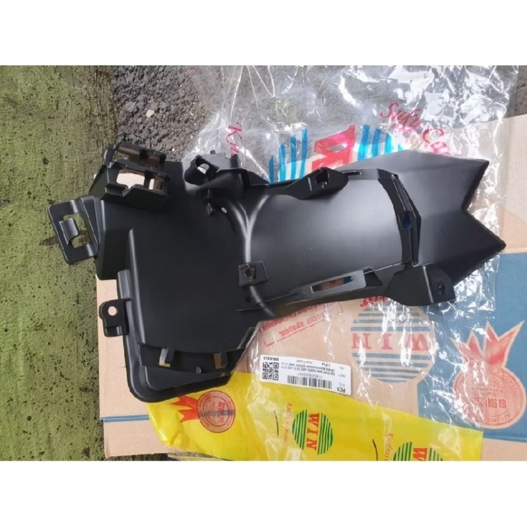 spakbor kolong vario 150 vario 125 led