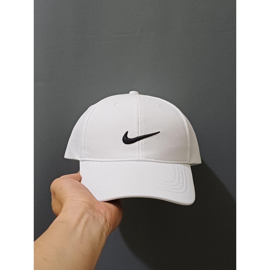 topi Nike Golf second