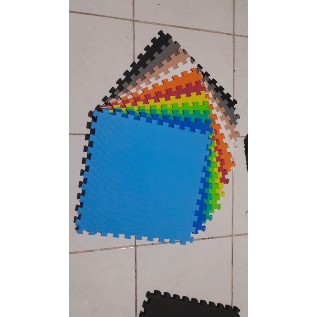 Matras Puzzle 60x60x2 cm isi 4 pcs/alas lantai/mainan anak/playmat/karpet bermain