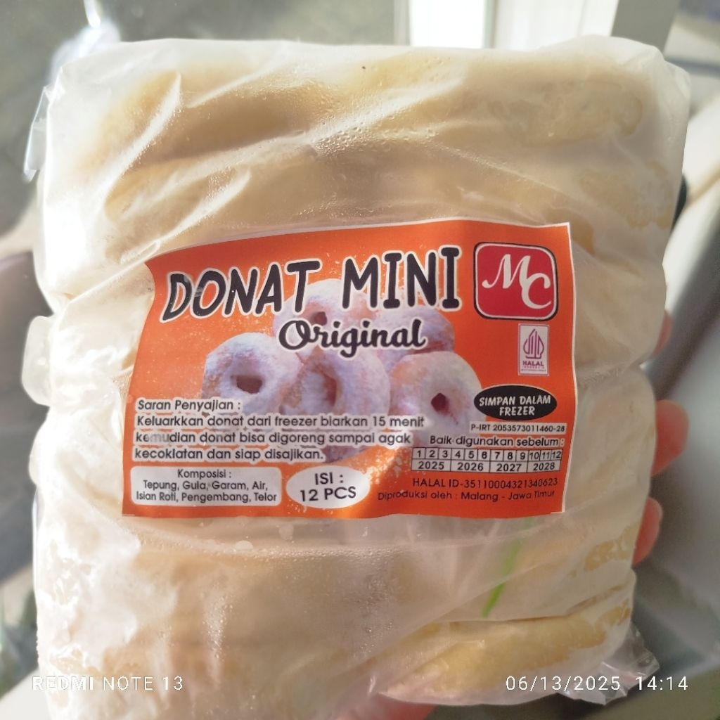 Donut Mini Frozen isi 12 plus bubuk gula