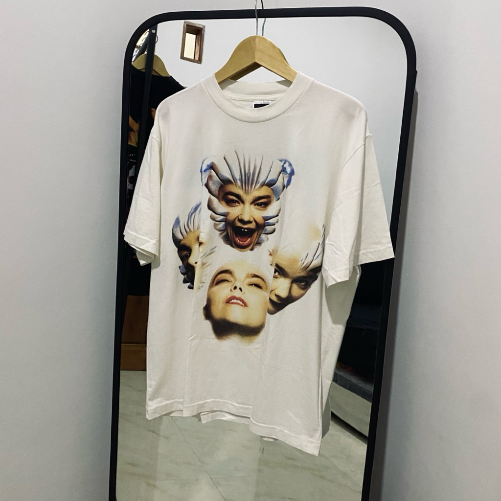 Kaos Björk Vintage Style – Band Tee Rare / Art Tee Unisex