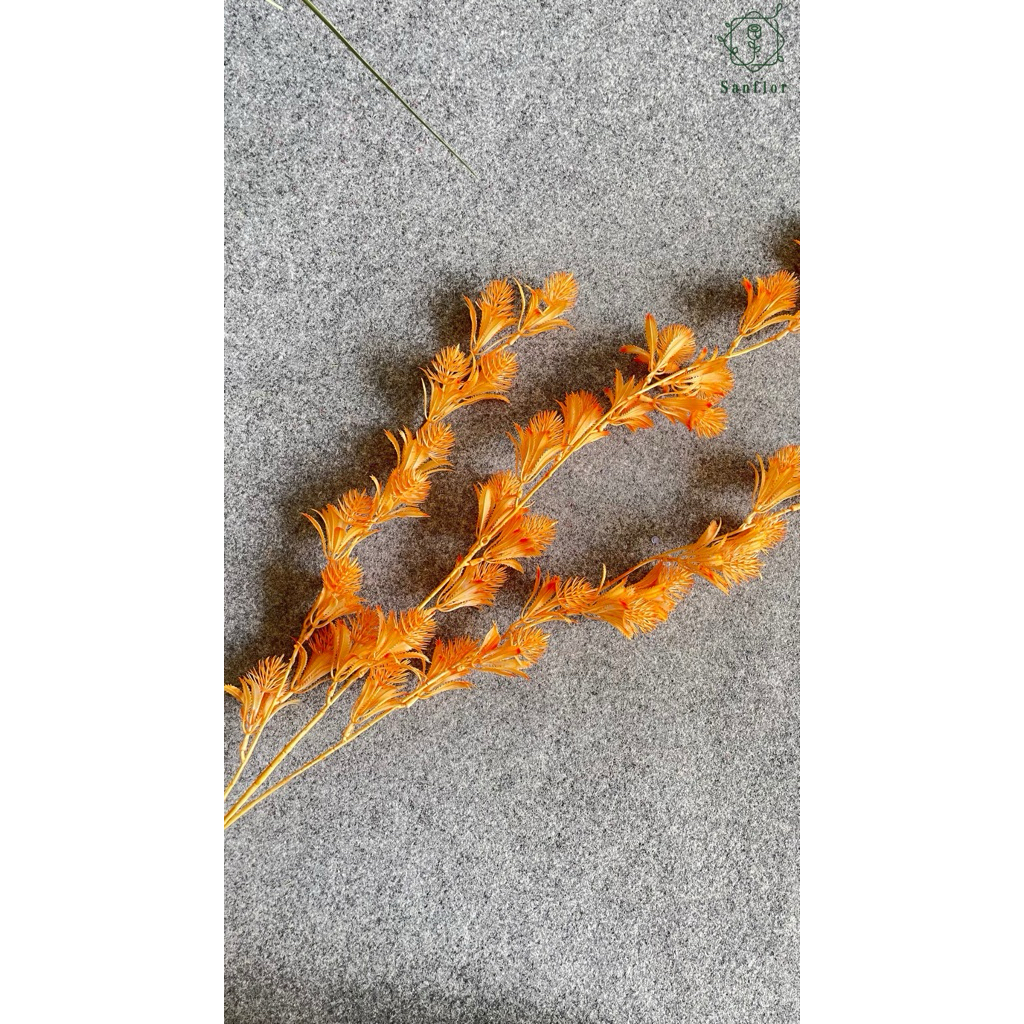 DAUN PINUS JUNTAI / DAUN JUNTAI ARTIFICIAL / DAUN JUNTAI PALSU