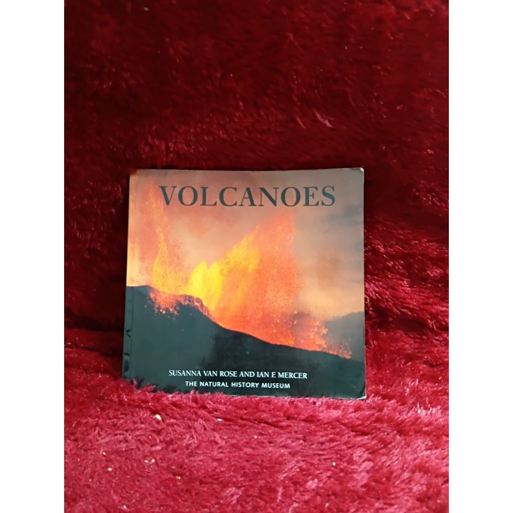 BUKU VOLCANOES BY SUSANNA VAN ROSE