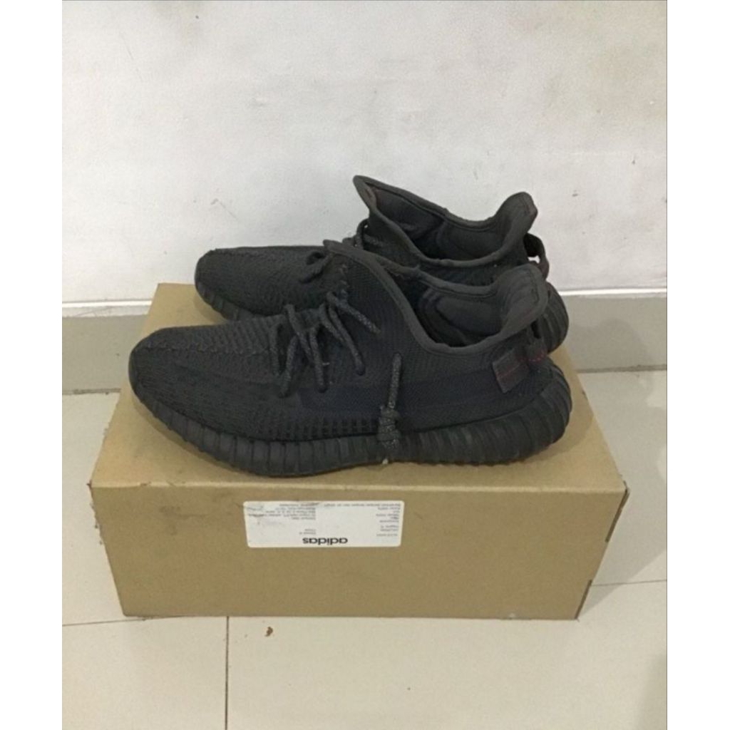 Preloved Sepatu Adidas Yeezy Boost 350