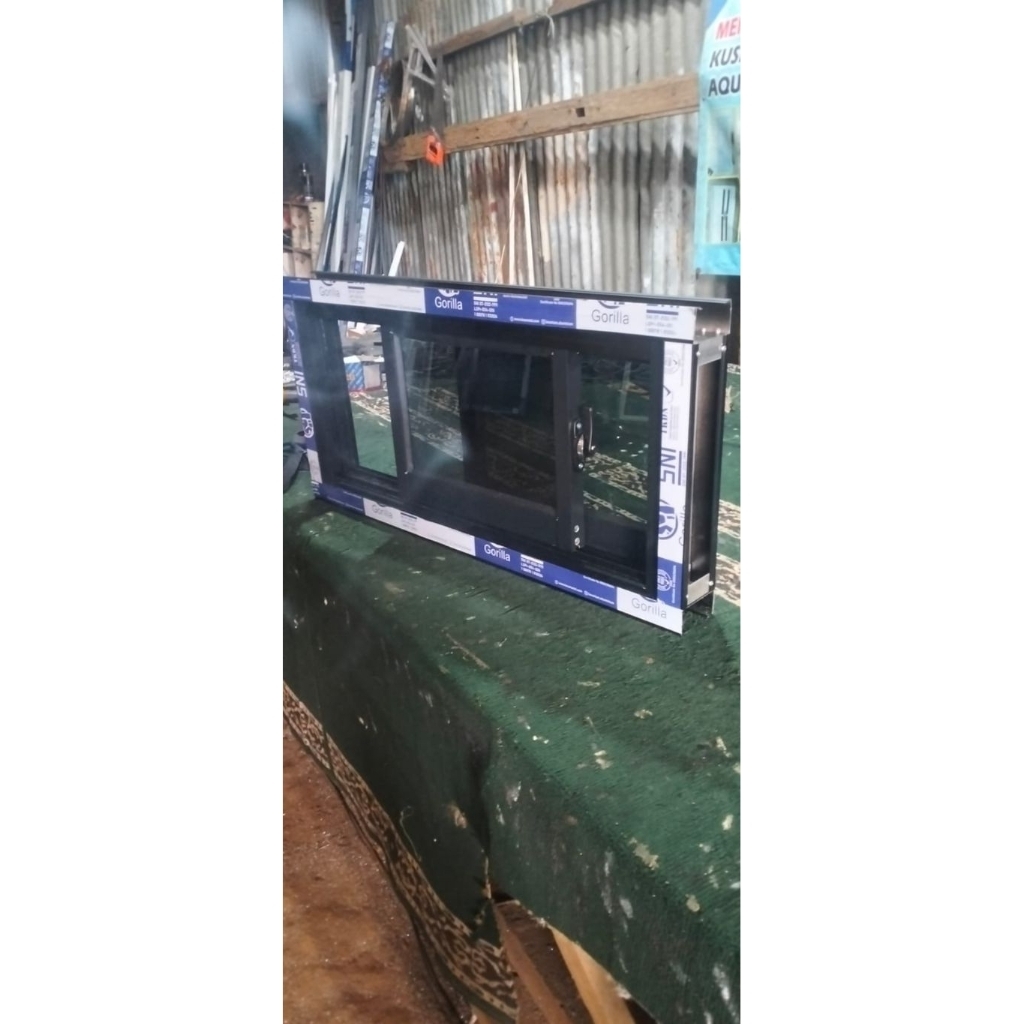 Jendela Boven Aluminium Kaca Bening Zigzag - 30x60 cm, Warna Hitam Zigzag