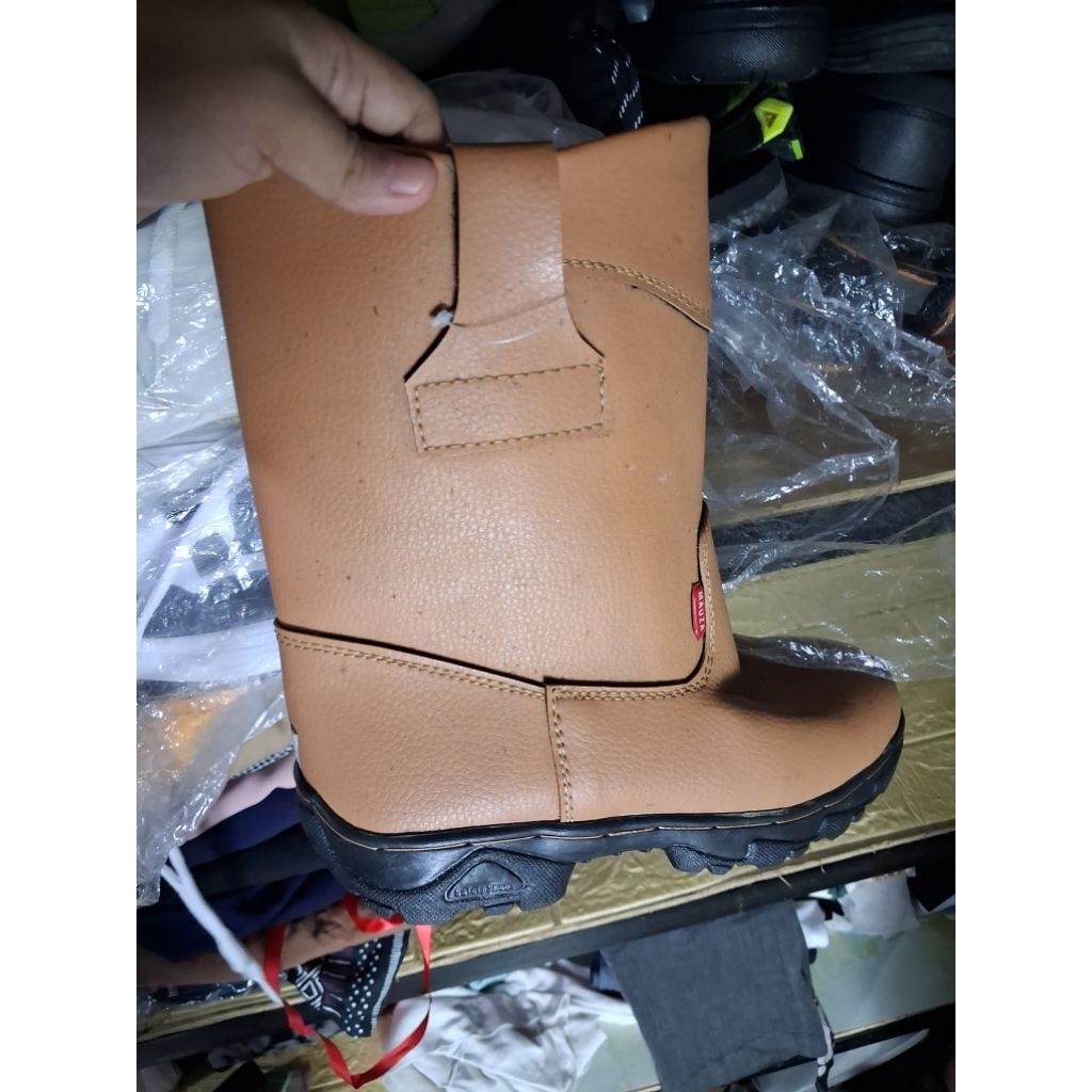 Sepatu Safety King Shoes SKN Kulit Buatan - Anti Slip, Tahan Minyak, Nyaman Dipakai