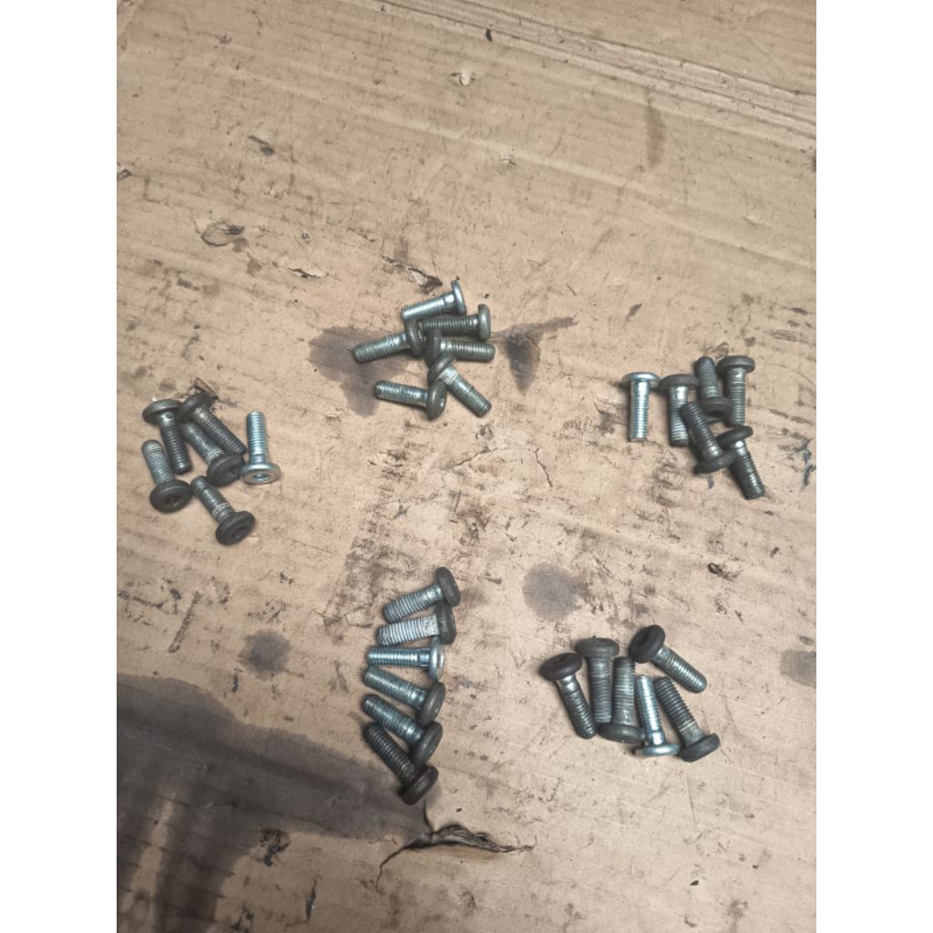 Baut disc depan piringan cakram  yamaha scorpio ori copotan (harga per 6 biji)