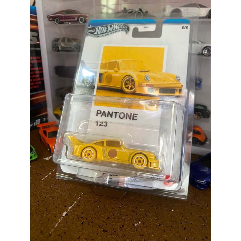 Porsche 934/5 Pantone