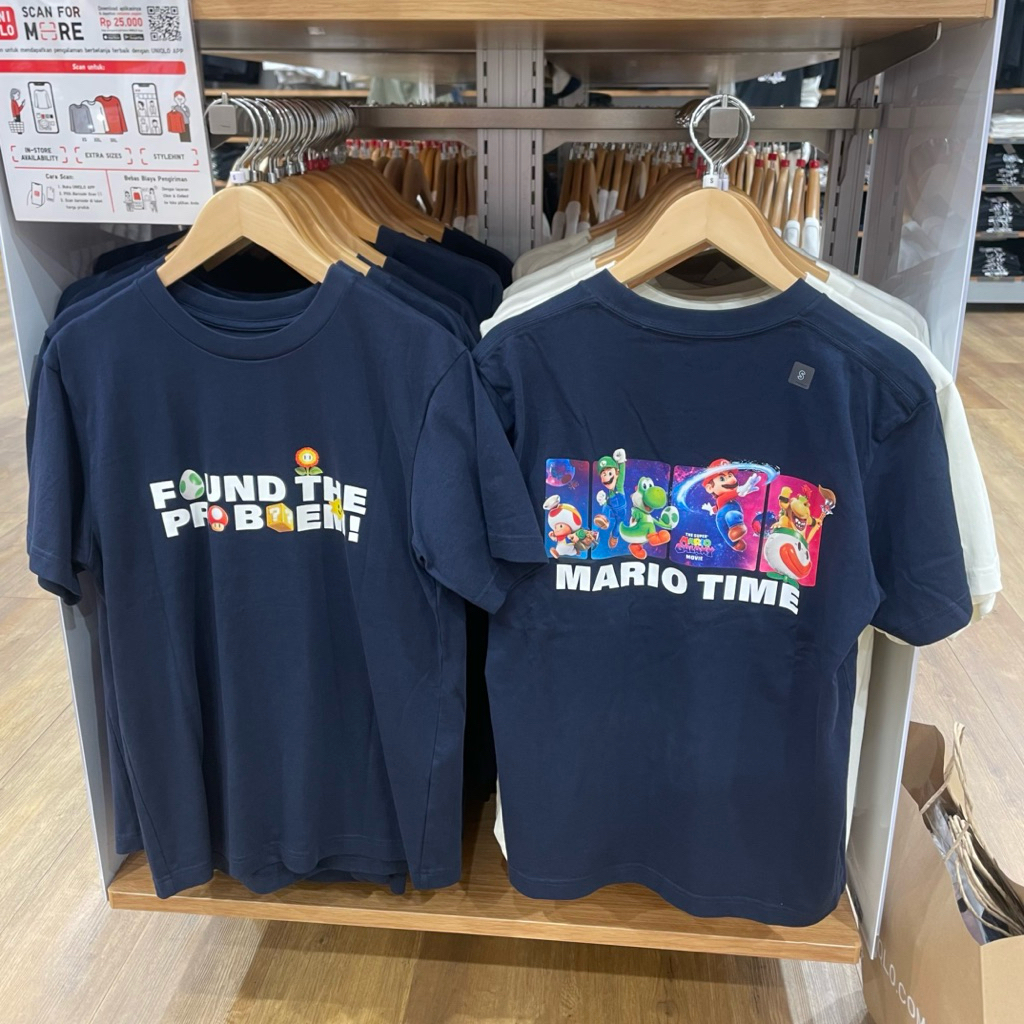 Tshirt Uniqlo Man SUPER MARIO GALAXY MOVIE 69 navy