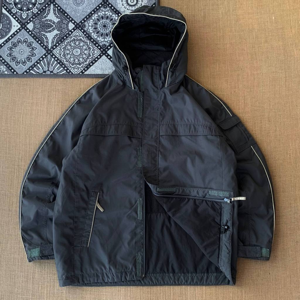 Jaket Gunung Point Square size L (seperti baru) anti air 100% original 010426O