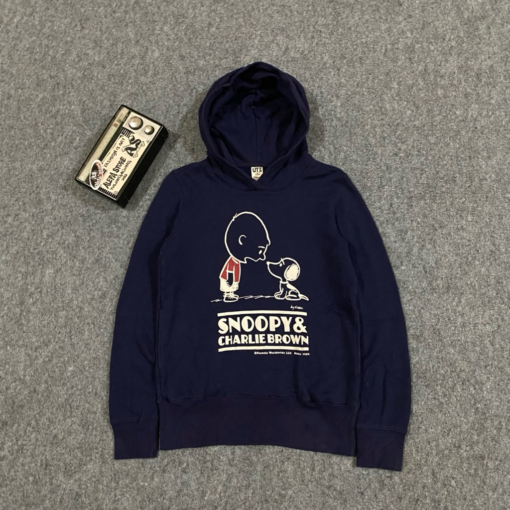 Hoodie UT UNIQLOO (size m)