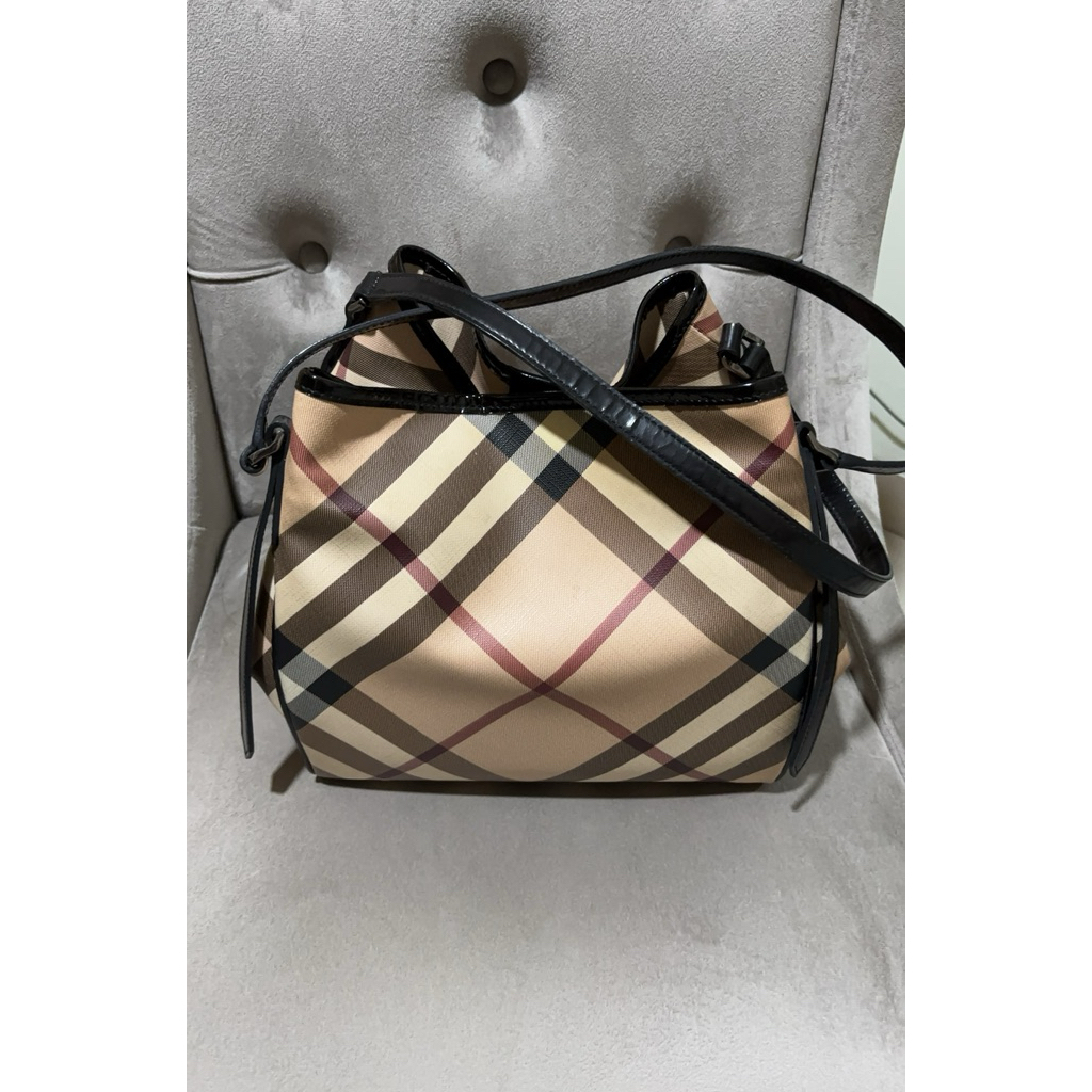 Preloved tas Burberry klasik
