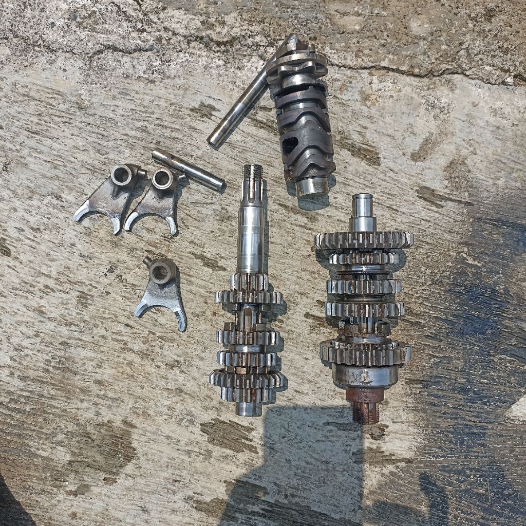 rasio gearbox set transmisi ratio Suzuki txr 150 /rgr150/panther/gamma Orginal