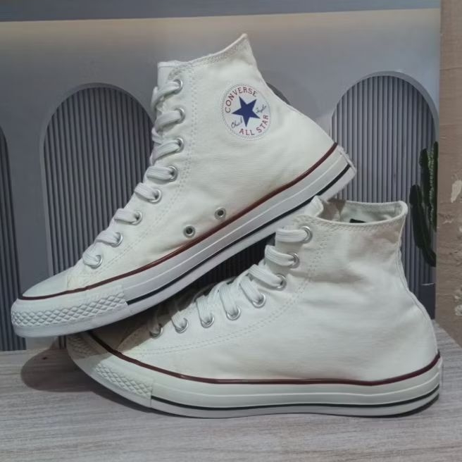 Converse Chuck Taylor All Star Size 42 Second Condition